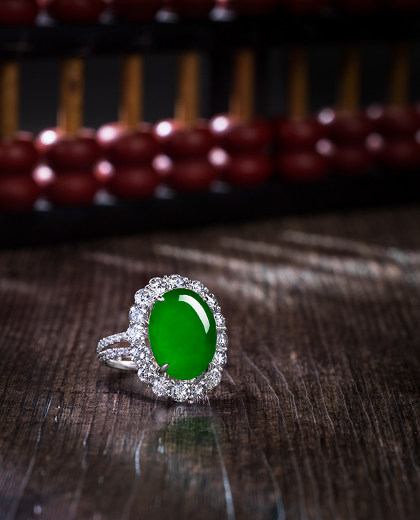An important jadeite and diamond ring